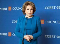 Валентина Матвиенко увидела экспозицию Ростовской области в Совете Федерации