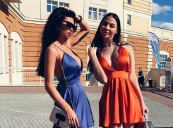 «Пусечка» из Ростова показала свои прелести в вечернем наряде без бюстгальтера