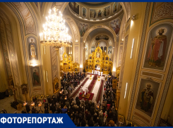 Православные жители Ростова встретили Рождество: как прошла служба в главном храме города