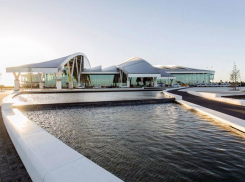 Прекрасным оазисом с фонтаном и зелеными платанами стал аэропорт «Платов» в Ростове