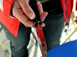 Вооруженный рецидивист испугал продавщицу и ограбил ее магазин в Ростовской области