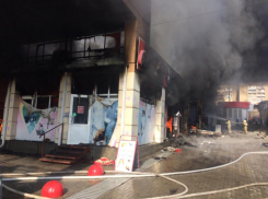 Прокуратура проведет проверку из-за пожара на рынке в Шахтах