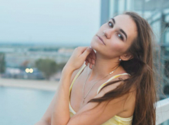 «Временные трудности – не пугают»: студентка Яна Кандейкина участвует в конкурсе «Мисс Блокнот Ростов-2019»