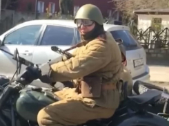 В День Победы жители Ростова пересели на необычный транспорт и попали на видео