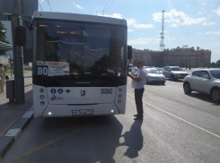 Больше 2 тысяч нарушений выявили в работе общественного транспорта Ростова в июле