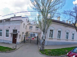 Заместителя главврача онкодиспансера Ростовской области поймали на взятке