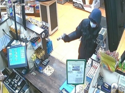 Штурмовавшим с ножами и автоматом «АКМ» заправки четырем головорезам в Ростове огласили приговор 