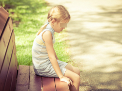 Сбежавшую из дома 10-летнюю девочку поздним вечером обнаружила одноклассница в парке Ростова