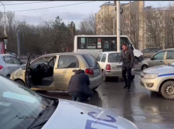 В Ростовской области женщина на «Матизе» сбила двух человек и сбежала с места ДТП