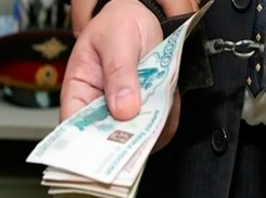 Заработать на обмане своего знакомого 150 тысяч рублей попытался полицейский в Ростовской области
