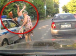 В донской полиции прокомментировали наезд на девушку: сотрудники ДПС ехали по срочному вызову