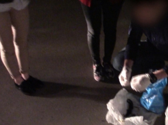 Дозы для сотен закладок в иномарке ростовчанки в лосинах попали на видео 