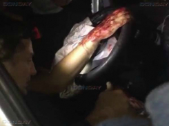 Уснувший за рулем водитель врезался в дерево и чуть не погиб на трассе Ростов – Краснодар