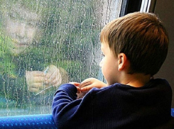 Убогие квартиры-свинарники выделил сиротам щедрый замглавы в Ростовской области