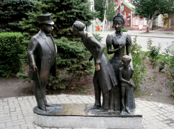 В Таганроге демонтировали скульптуру «Толстый и тонкий»