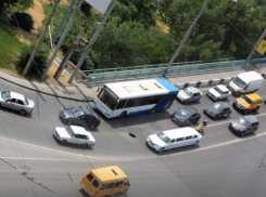 Ямы на мосту Стачки в Ростове собираются устранить до конца дня