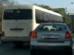 Маленькая авария на проспекте Стачки вызвала огромную пробку при въезде в центр