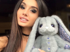 Скандальная звезда «Дома-2» из Ростова совершила рискованный эксперимент с лицом и показала своих «сучек»