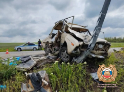 Пожилой водитель погиб в страшной аварии в Ростовской области