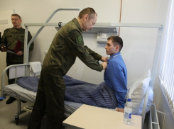 Медали «За отвагу» вручили в Ростове военнослужащим, отличившимся в Донбассе