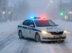 Донская Госавтоинспекция ввела ограничения на границе с Волгоградской областью из-за непогоды