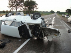 Полицейский на иномарке спровоцировал смертельное ДТП в Ростовской области