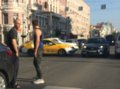 В «увлекательное» приключение превратил поездку по городу сломавшийся в центре Ростова светофор