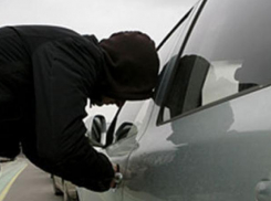 Слесарь угнал Митсубиси у жителя Таганрога