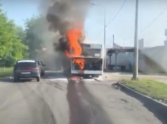 В Ростове-на-Дону загорелся очередной пассажирский автобус