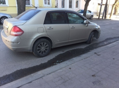 Загадочная иномарка перегородила место для парковки в Ростове