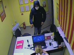 Камеры видеонаблюдения «поймали» серийных грабителей офисов микрозаймов в Ростовской области