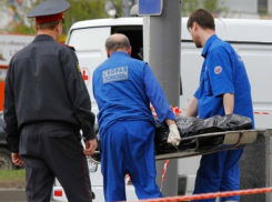 Ударивший ножом своего друга мужчина умер в отделении полиции Ростовской области