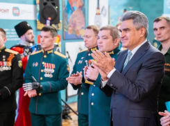 Из Ростова — в Госдуму: проект донского художника Максима Ильинова «Арт-Фронт» представлен в Москве
