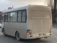 Шедевральный проезд на красный двух ростовских маршруток сняли на видео