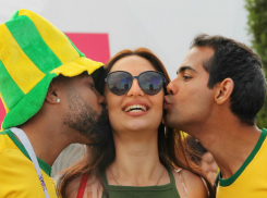 Облачиться в карнавальные костюмы готовы ростовчане ради страстных поцелуев любительниц экзотики