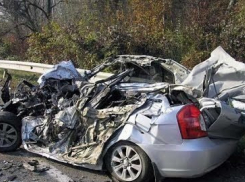 Брат и сестра из Ростова попали в аварию в Грузии и нуждаются в транспортировке