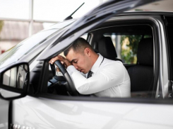 В Ростовской области 37-летний автомобилист внезапно умер за рулем