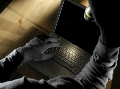 Молодой мужчина проник в дом к спящей жительнице Ростовской области и совершил преступление