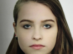 Худенькая светловолосая 14-летняя девочка с выбритым виском пропала на улицах Ростова