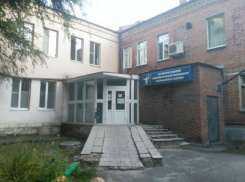 Обнаруженный на крыше роддома труп озадачил жителей Ростовской области
