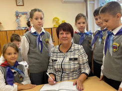 «Работать во дворцах знаний»: учительница из Ростова с 50-летним стажем – о работе с детьми и призвании