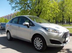 Бандиты угнали иномарку и «перевернули весь дом» женщины в Ростовской области