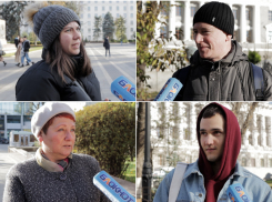 «Ельцина на броневике помню»: что жители Ростова знают про День народного единства