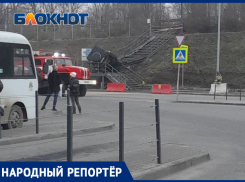 «Гелендваген» влетел на лестницу у ТРЦ «Мега» в Ростове