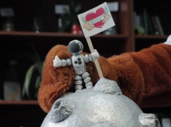 Мастерим Луну из подручных средств ко Дню космонавтики