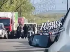 В Ростове водители устроили массовую драку на Малиновского