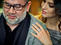 Экс-король Малайзии пригрозил лишить опозорившую его Оксану Воеводину алиментов