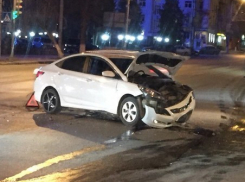 В Ростове на перекрестке Буденовский-Красноармейская произошло серьезное ДТП