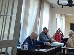 В суде рассказали, что на аксайских рынках были нелегальные мигранты и финансовые потоки