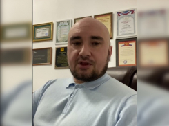Юрист отчисленных за хиджаб студенток призвал не оскорблять руководство медколледжа Новочеркасска